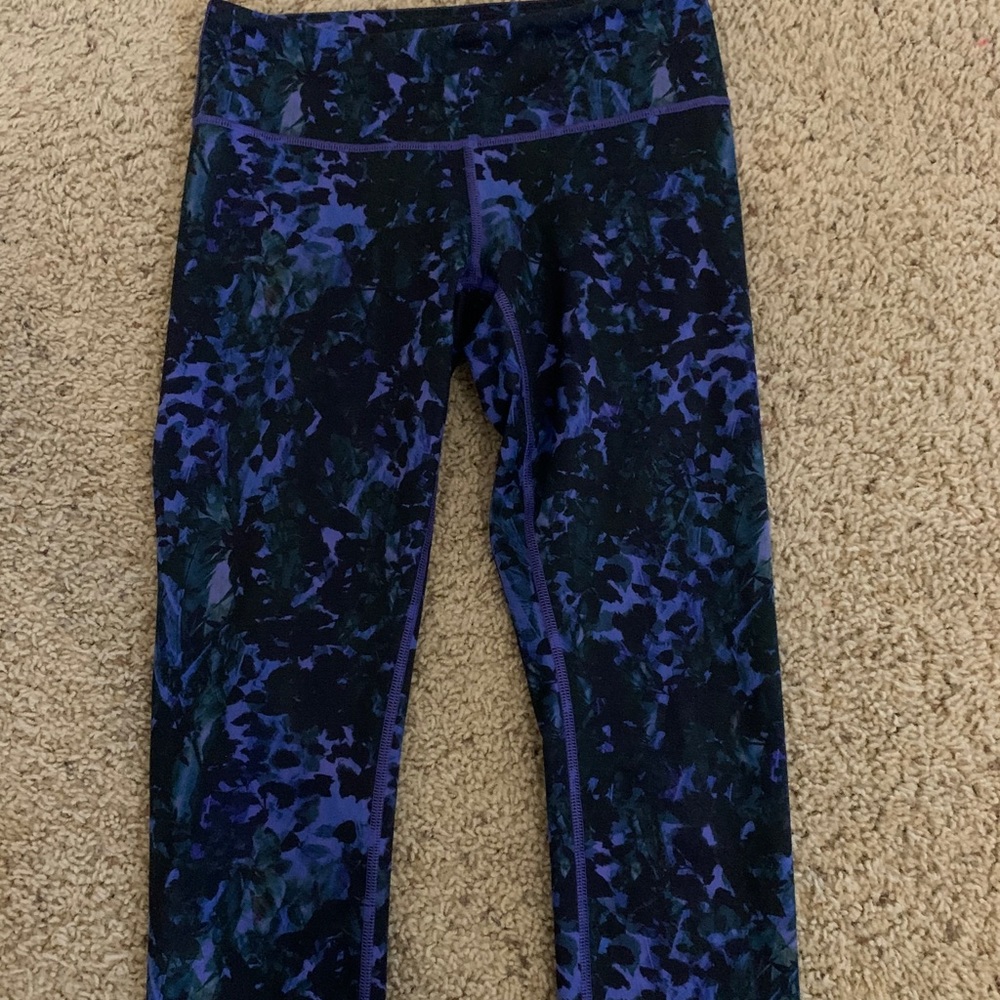 Lululemon size 6 mid rise legging